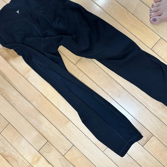 OLD NAVY Active Mesh Detail Go-Dry Black Leggings size XS - Picture 5 of 8